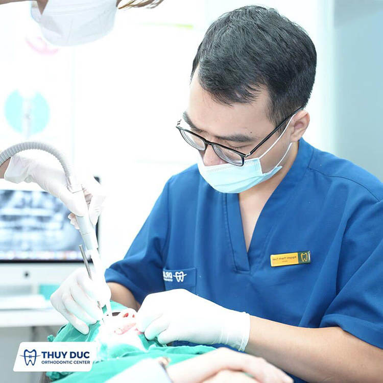 Prestigious porcelain dental clinic address 1